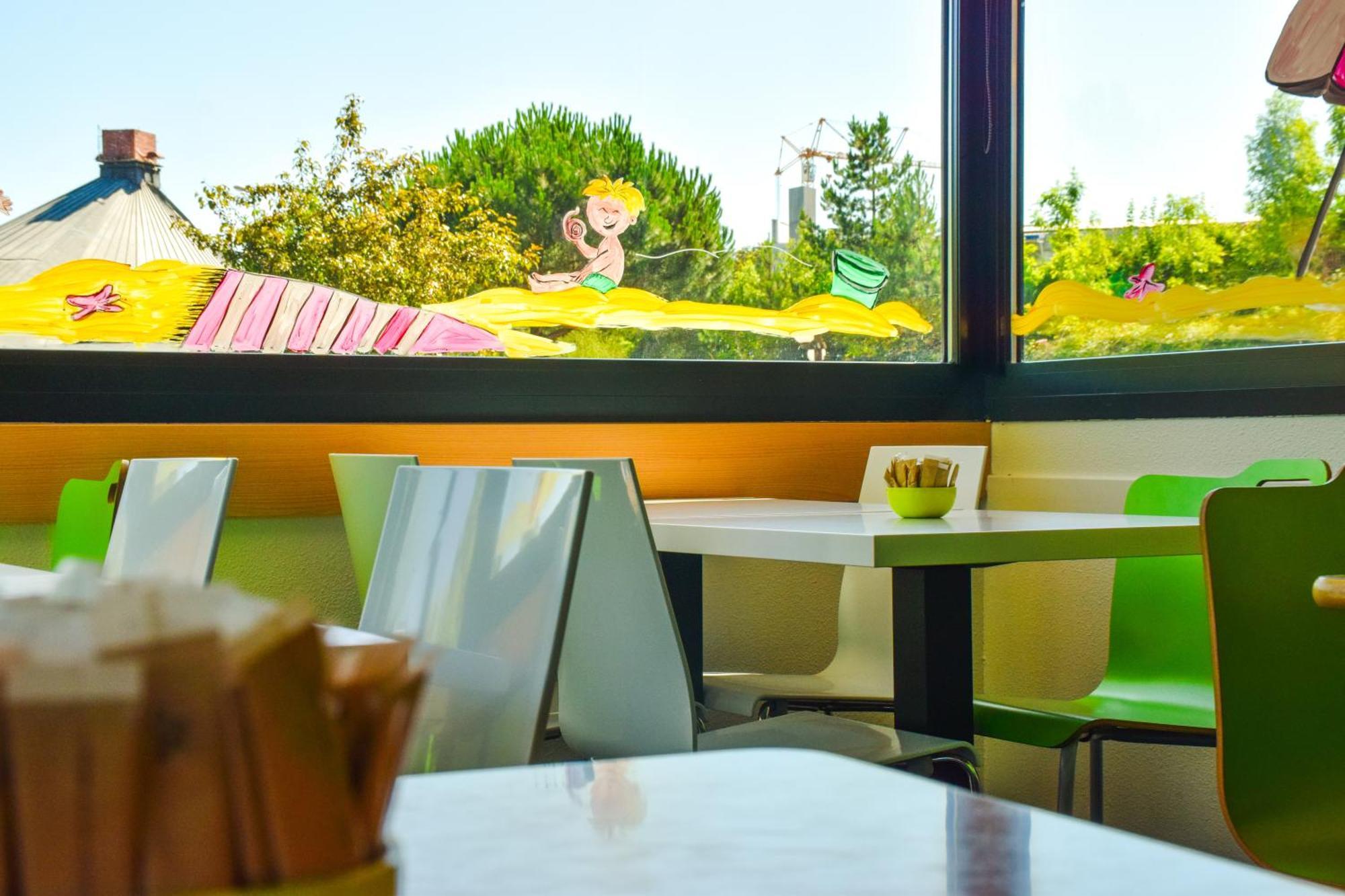 Ibis Budget Родез Екстериор снимка