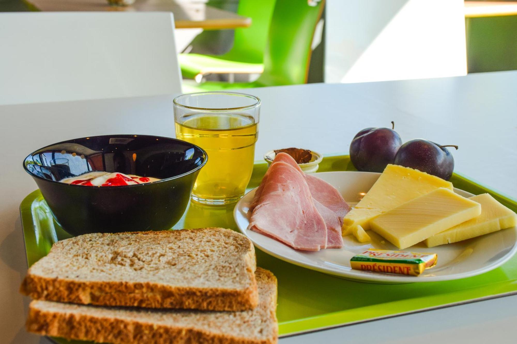 Ibis Budget Родез Екстериор снимка